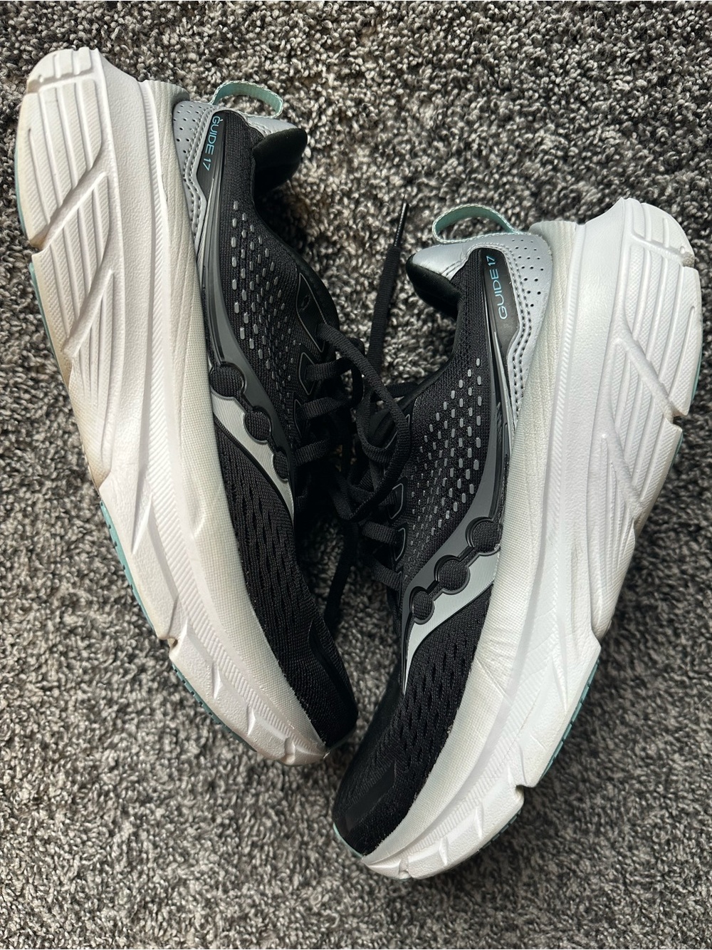 Women's SAUCONY Guide 17 Black White Black/Fog Size 9 Walking Running Sneaker